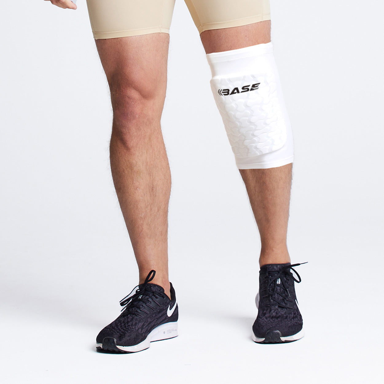 COURT Padded Knee Guard (Pair) - White