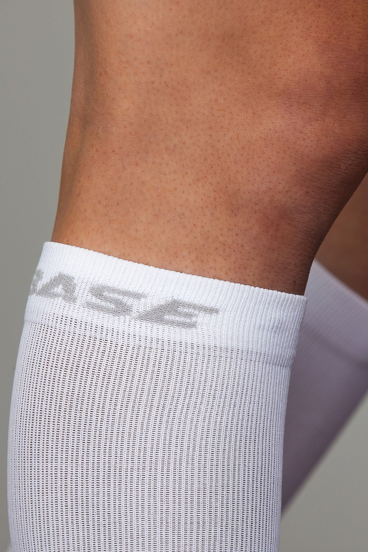 BASE - Compression Socks - White - logo